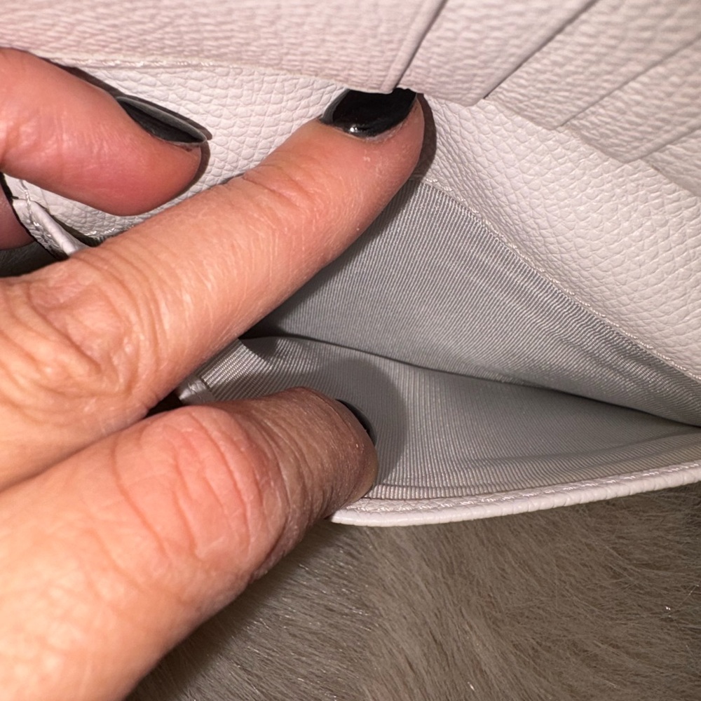 Valentino White Cream Leather Wallet. - Picture 6 of 10